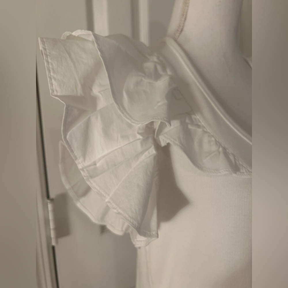 DONATED: Chico’s Flutter Cap Sleeve Top NWT! - Picture 6 of 12
